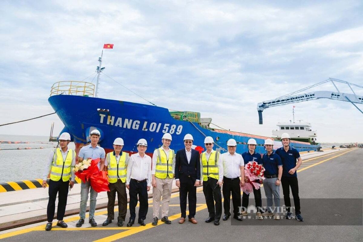 Chuyến tàu đầu tiên cập cảng Mỹ Thuỷ, tỉnh Quảng Trị